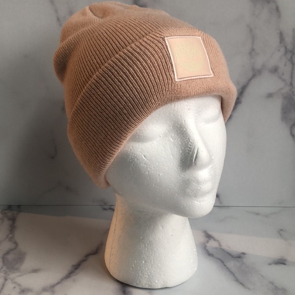 Timberland Classic Tonal Patch Cuffed Beanie In Cameo Rose - Picture 1 of 7